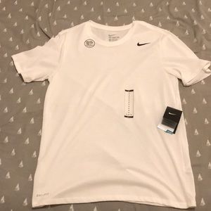 Nike dri-fit white tee men’s medium